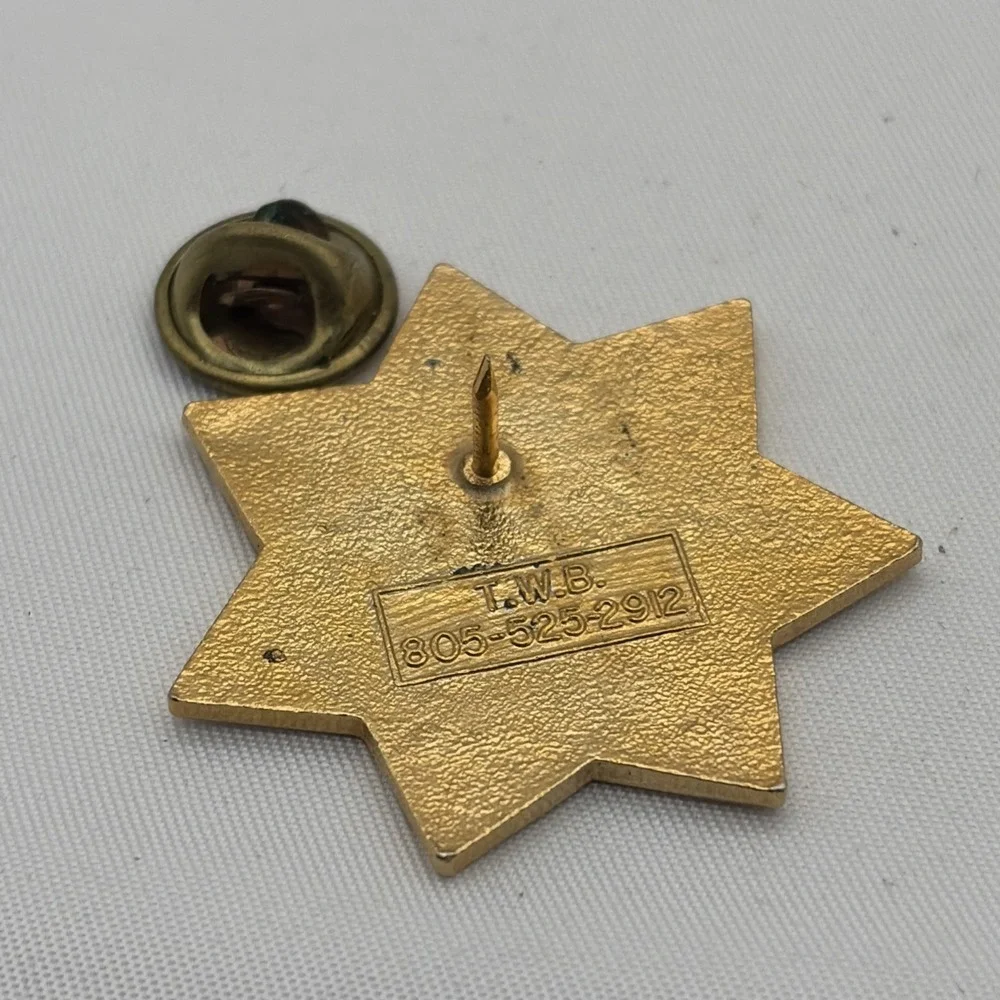 1989 Oxnard California Police Olympics Hand Ball Whole Bean Lapel‎ Hat Pin